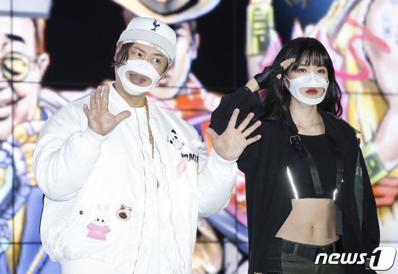 양치승(MC양치), 조현영(조격대)이 14일 오전 서울 종로구 jw 메리어트호텔 동대문 스퀘어 서울에서 열린 TV조선 예능 '메타버스 아바타쇼, 부캐전성시대' 제작발표회에 참석해 포즈를 취하고 있다. 2021.12.14/뉴스1 © News1 권현진 기자