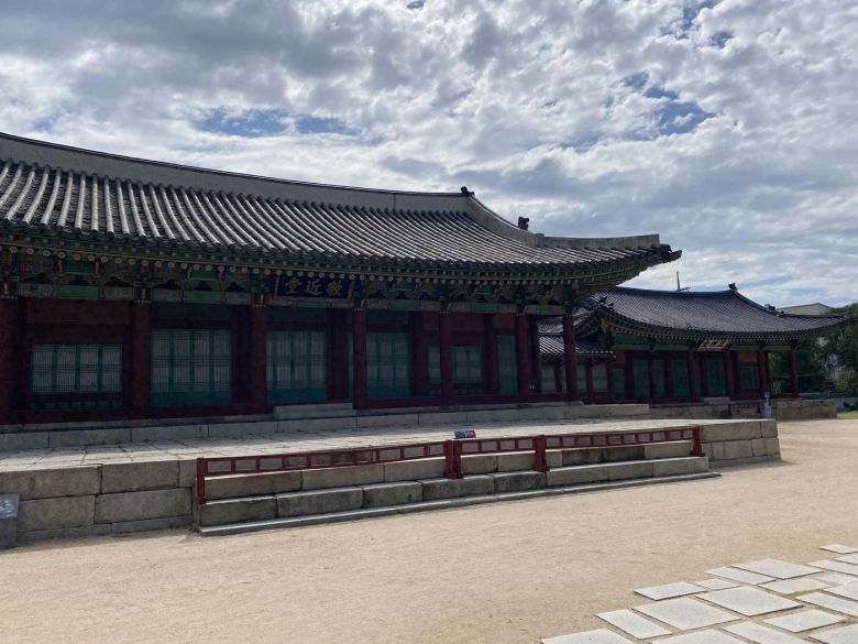 종친부 경근당과 옥첩당. 문화재청 제공