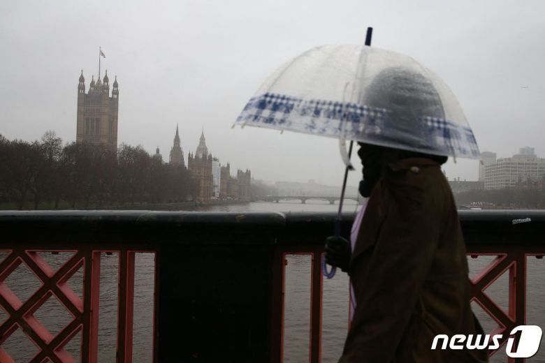 영국에서 코로나19 확진자가 18만 명을 돌파했다. © AFP=뉴스1 © News1 정윤영 기자