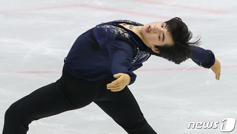 9일 경기 의정부실내빙상장에서 열린 KB금융 코리아 피겨스케이팅 챔피언십 2022(제76회 전국남녀 피겨스케이팅 종합선수권대회)에서 차준환(고려대)이 프리 스케이팅을 펼치고 있다. 2022.1.9/뉴스1 © News1 안은나 기자