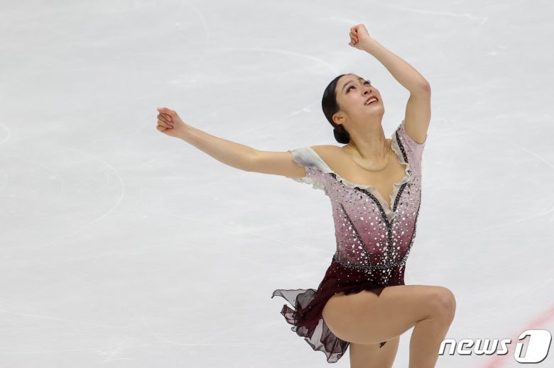 9일 경기 의정부실내빙상장에서 열린 KB금융 코리아 피겨스케이팅 챔피언십 2022(제76회 전국남녀 피겨스케이팅 종합선수권대회)에서 유영(수리고)이 프리 스케이팅을 펼치고 있다. 2022.1.9/뉴스1 © News1 안은나 기자