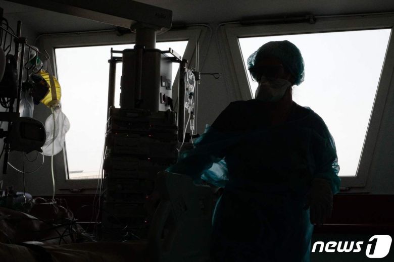 미국에서 코로나19 누적 사망자 수가 90만명을 돌파했다. © AFP=뉴스1 © News1 정윤영 기자