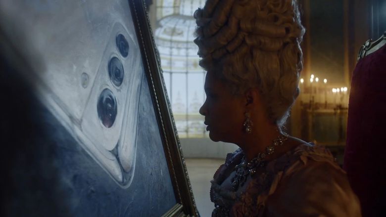 넷플릭스 인기 드라마 '브리저튼'을 패러디한 '갤럭시S22' 홍보 영상 (삼성 갤럭시 언팩 영상 갈무리)