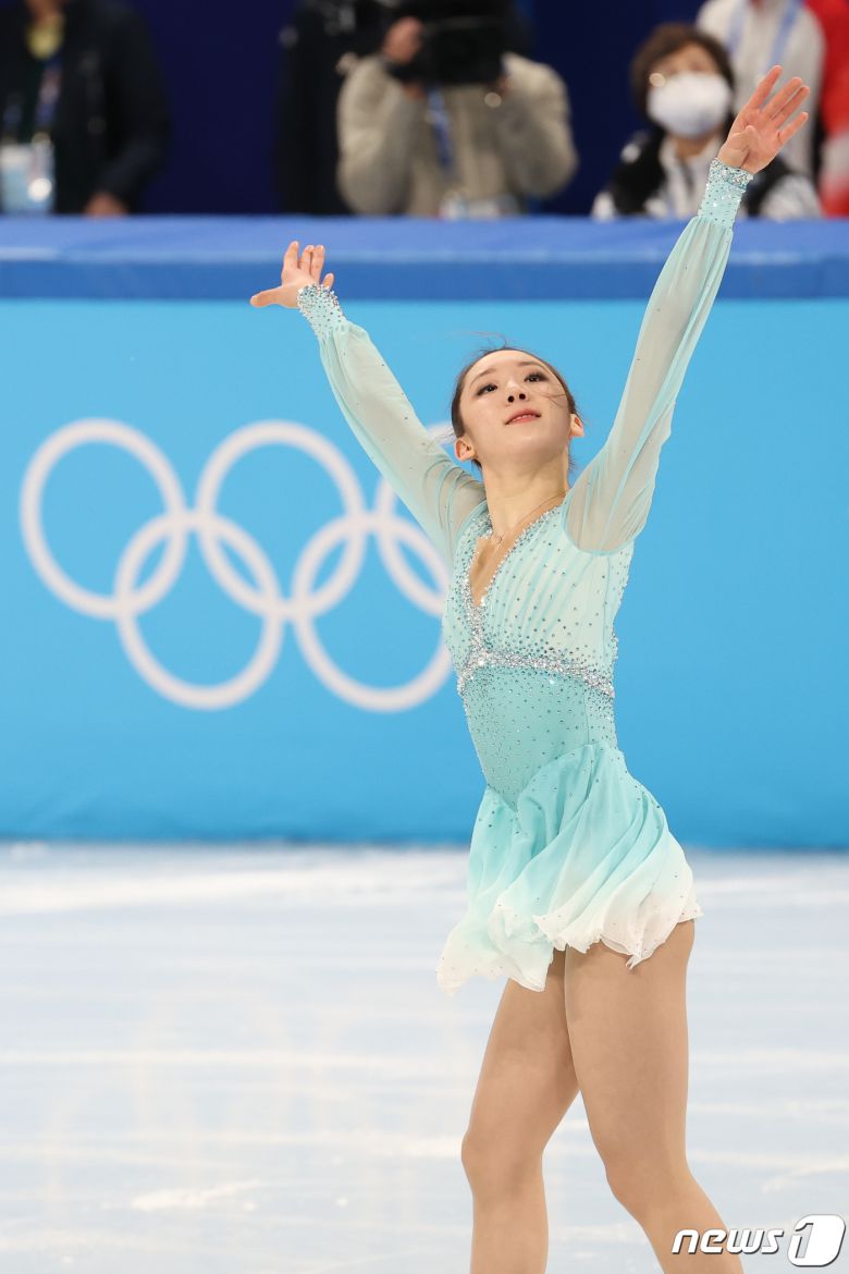 김예림이 15일 오후 중국 베이징 수도실내체육관에서 열린 2022 베이징 동계올림픽 피겨 여자 싱글 쇼트프로그램 경기에 참가해 프란츠 리스트(Franz Liszt)의 '사랑의 꿈(Liebestraum)' 음악에 맞춰 연기를 펼치고 있다. 김예림은 총점 67.78점으로 9위를 차지했다. 2022.2.15/뉴스1 © News1 안은나 기자