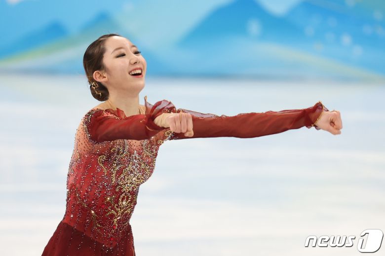 김예림이 17일 오후 중국 베이징 수도실내체육관에서 열린 2022 베이징 동계올림픽 피겨 여자 싱글 프리스케이팅 경기에 참가해 푸치니 오페라 투란도트 바이올린 판타지 음악에 맞춰 연기를 펼치고 있다. 2022.2.17/뉴스1 © News1 안은나 기자