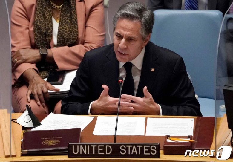토니 블링컨 미국 국무장관이 17일 (현지시간) 미국 뉴욕 유엔본부에서 열린 안보리 회의에 참석해 “러시아는 우크라이나를 침공하지 않을 것이라고 분명하게 선언할 수 있다”며 불가침 선언을 촉구하고 있다. © AFP=뉴스1 © News1 우동명 기자