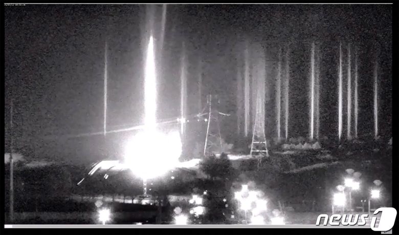 4일(현지시간) 우크라이나 최대 원자력 발전소인 자포리자 원전이 러시아 군의 포격을 받아 화재가 발생하고 있다. © AFP=뉴스1 © News1 우동명 기자