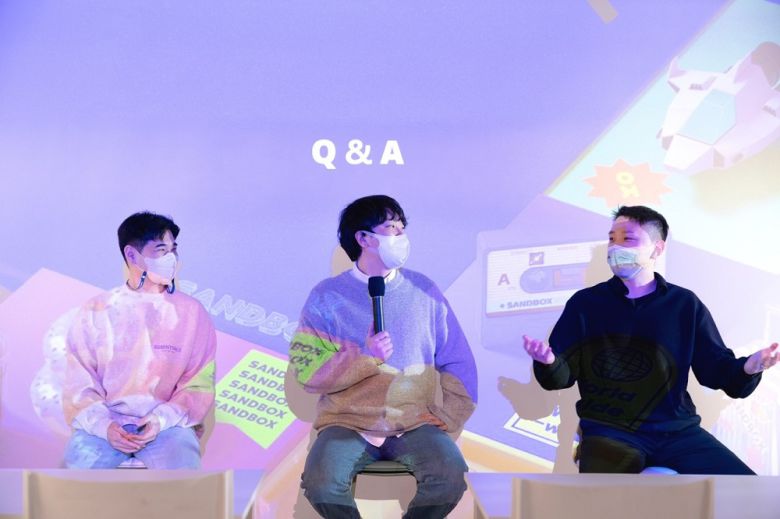 샌드박스네트워크가 30일 대체불가토큰(NFT)을 새로운 성장 동력으로 선언했다. (왼쪽부터) 한장겸 샌드박스네트워크 NFT 사업 총괄이사, 이필성 샌드박스네트워크 최고경영자, 정인모 SBXG 최고경영자 (샌드박스네트워크 제공) 2022.03.30 /뉴스1