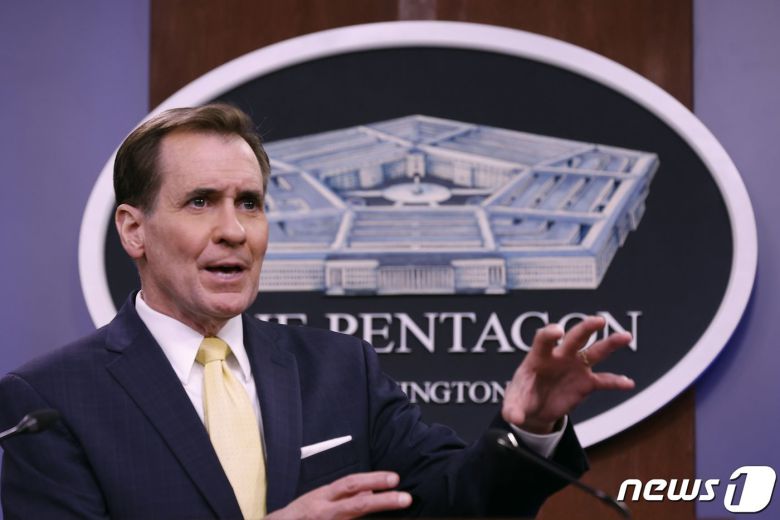 존 커비 미국 국방부 대변인이 31일 (현지시간) 버지니아주 알링턴의 펜타곤에서 브리핑을 갖고 “러시아 군은 철수하는 것이 아니라 재배치하려는 의도로 보이며 이에 따라 전쟁이 한동안 계속될 것이라고 밝히고 있다. © AFP=뉴스1 © News1 우동명 기자