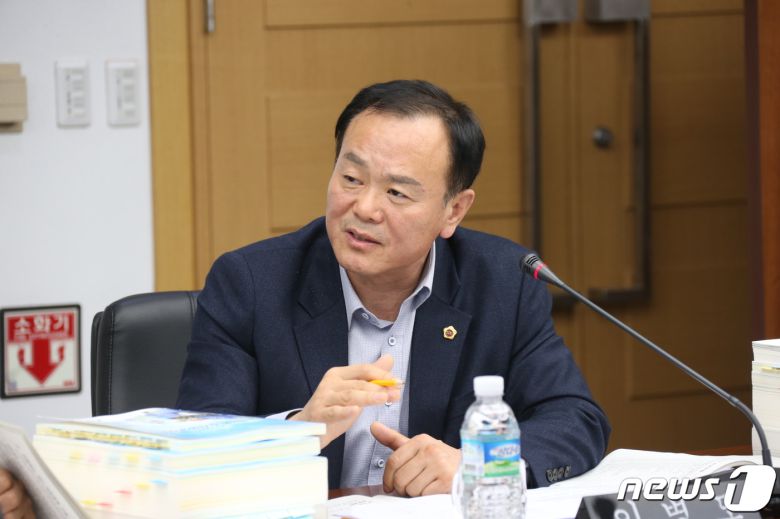 이병도 전북도의원이 4일 최근 논란이 되고 있는 전국장애인차별철폐연대의 지하철 탑승투쟁과 관련한 이준석 국민의힘 대표의 발언을 규탄했다../뉴스1 © News1 김동규 기자