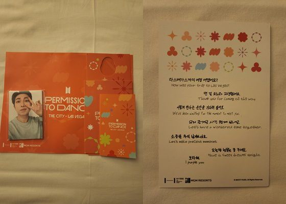 미국 라스베이거스에서 진행되는 'BTS 퍼미션 투 댄스 인 더 시티-라스베이거스'(BTS PERMISSION TO DANCE IN THE CITY-LAS VEGAS) 속 테마 객실에 비치된 방탄소년단 굿즈 © 뉴스1 안태현 기자