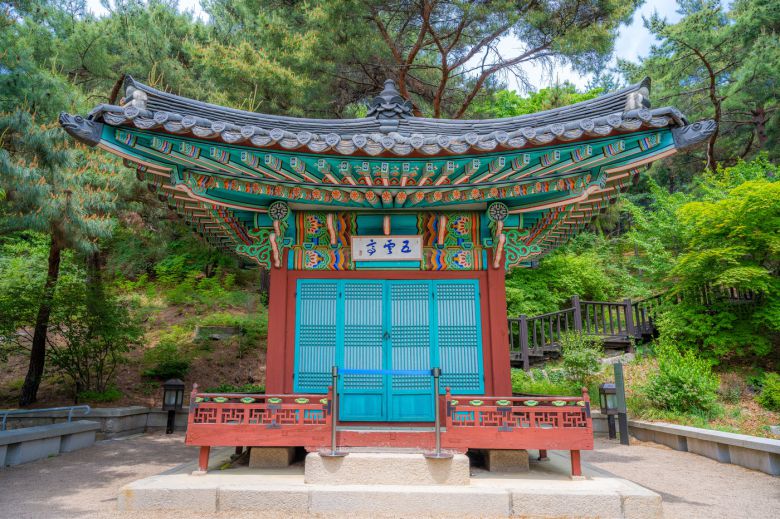 오운정. 오색으로 이루어진 구름의 풍경이 신선의 세계 같다라는 뜻의 정자. 서울관광재단 제공