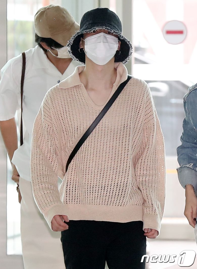 그룹 방탄소년단(BTS) 멤버 지민(박지민)이 29일 오전 인천국제공항 제2여객터미널을 통해 미국 워싱턴으로 출국하고 있다. 2022.5.29/뉴스1 © News1 민경석 기자