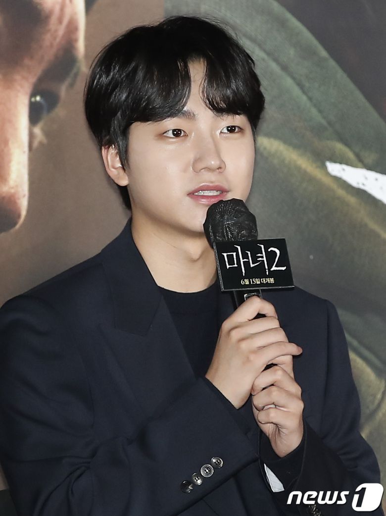 배우 성유빈이 7일 서울 용산 cgv에서 열린 영화 '마녀 Part2. The Other One'(마녀2) 언론 시사회 및 기자간담회에서 인사말을 하고 있다. ‘마녀2’(감독 박훈정)는 초토화된 비밀연구소에서 홀로 살아남아 세상 밖으로 나오게 된 소녀 앞에 각기 다른 목적으로 그를 쫓는 세력들이 모여들면서 벌어지는 일을 그린 액션 영화이다. 2022.6.7/뉴스1 © News1 권현진 기자