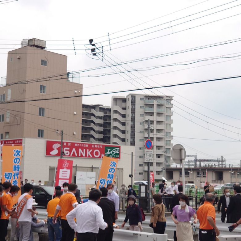 아베 신조 전 총리가 8일 나라시에서 연설을 하던 도중 쓰러지는 사건이 발생했다. 사진은 현장 사진 트위터 캡쳐. © News1 이유진 기자