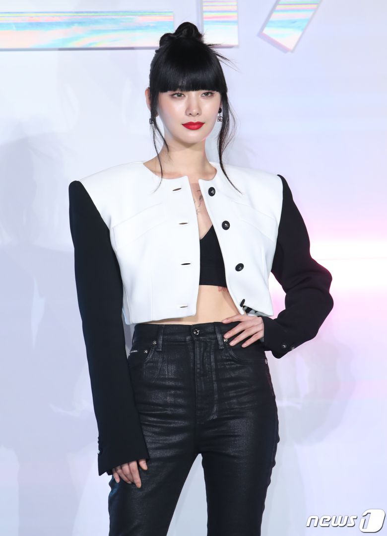 배우 나나가 27일 서울 용산구 CGV 용산아이파크몰에서 열린 넷플릭스 시리즈 '글리치' 제작발표회에서 포즈를 취하고 있다.  ⓒ News1 권현진 기자