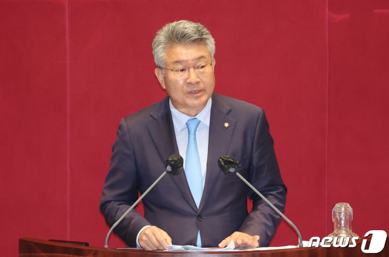 김회재 더불어민주당 의원이 지난 9월 19일 서울 여의도 국회 본회의장에서 열린 정치분야 대정부질문에서 질의하고 있다. (공동취재) 2022.9.19/뉴스1 ⓒ News1 허경 기자