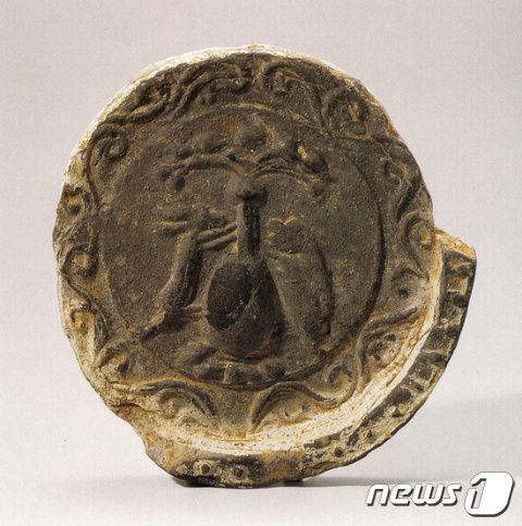 섬토문수막새(국립중앙박물관 소장)