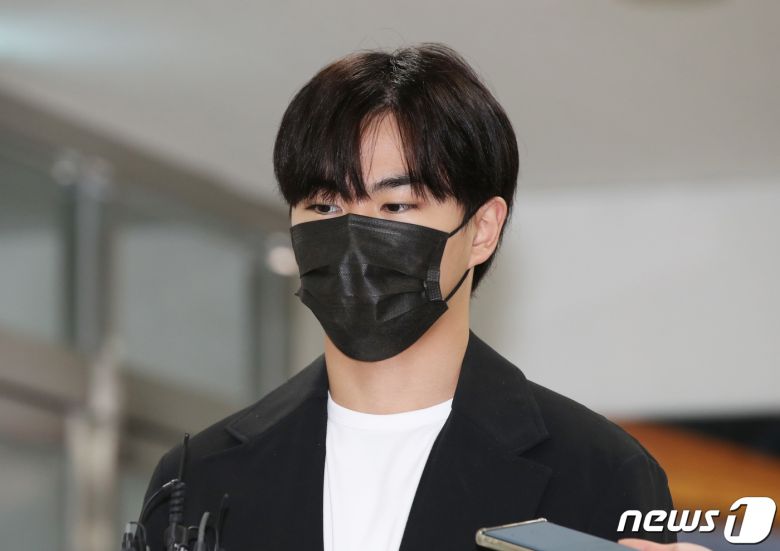 진천선수촌에서 음주운전 사고를 낸 스피드스케이팅 국가대표 김민석이 8일 오후 서울 송파구 대한빙상경기연맹 회의실에서 열린 스포츠공정위원회(징계위원회)에 출석하고 있다. 2022.8.8/뉴스1 ⓒ News1 박지혜 기자