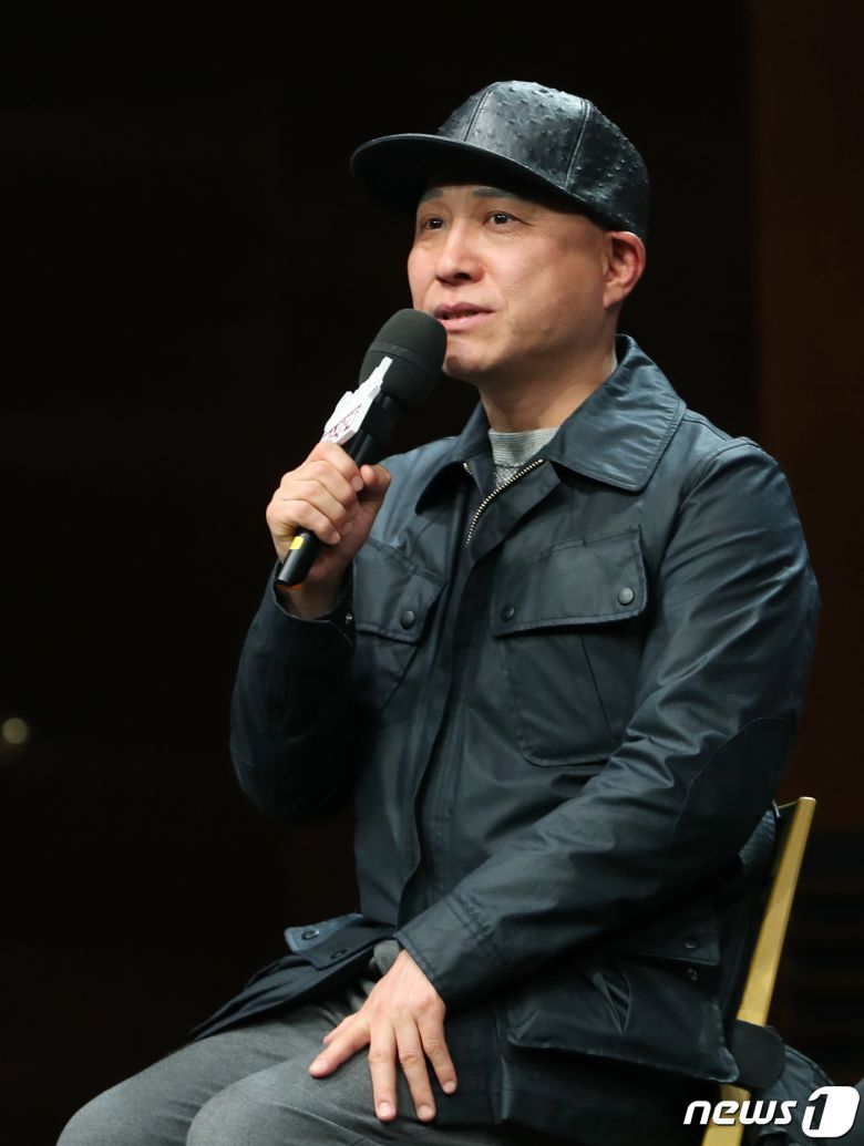 백수찬 PD가 27일 오후 서울 마포구 MBC 골든마우스홀에서 열린 MBC 새 금토드라마 '꼭두의 계절'(극본 허준우/연출 백수찬) 제작발표회에서 인사말을 하고 있다. '꼭두의 계절'은 99년마다 인간에게 천벌을 내리러 이승에 내려오는 사신(死神) 꼭두(김정현 분)가 신비한 능력을 가진 왕진의사 한계절(임수향 분)을 만나 벌이는 판타지 로맨스물이다. 2023.1.27/뉴스1 ⓒ News1 권현진 기자