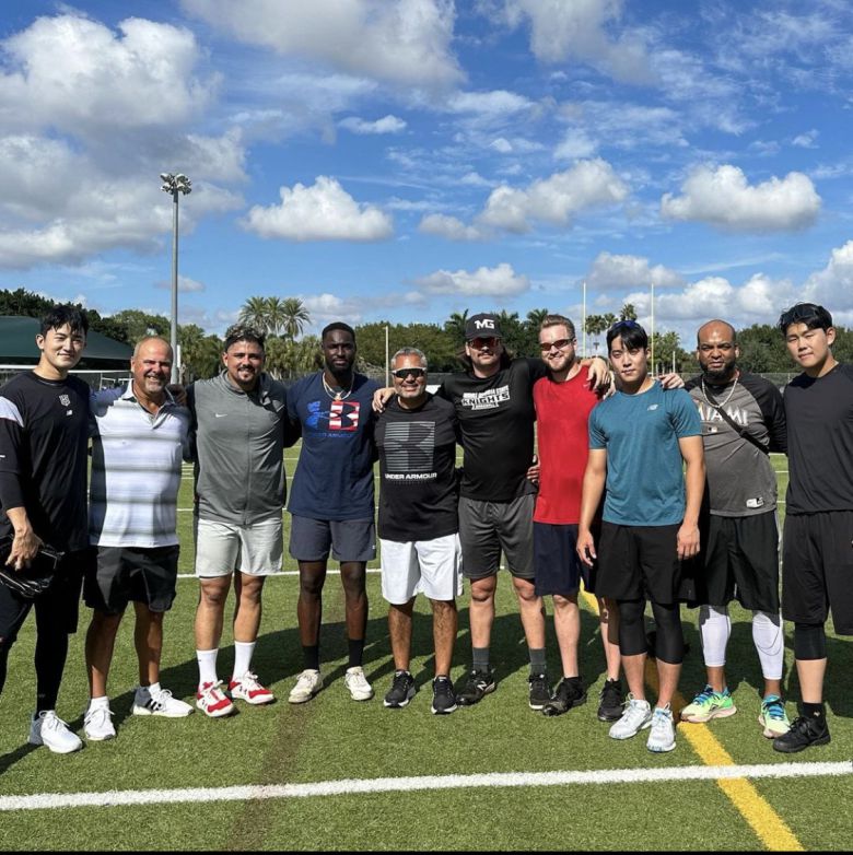 겨우내 미국에서 훈련한 원태인, 고영표, 소형준.(원태인 SNS 캡처)