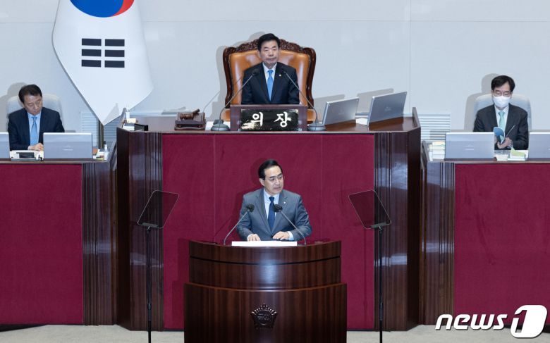 박홍근 더불어민주당 원내대표가 13일 오전 서울 여의도 국회에서 열린 제403회 국회(임시회) 재5차 본회의에서 교섭단체 대표연설을 하고 있다. 2023.2.13/뉴스1 ⓒ News1 이재명 기자