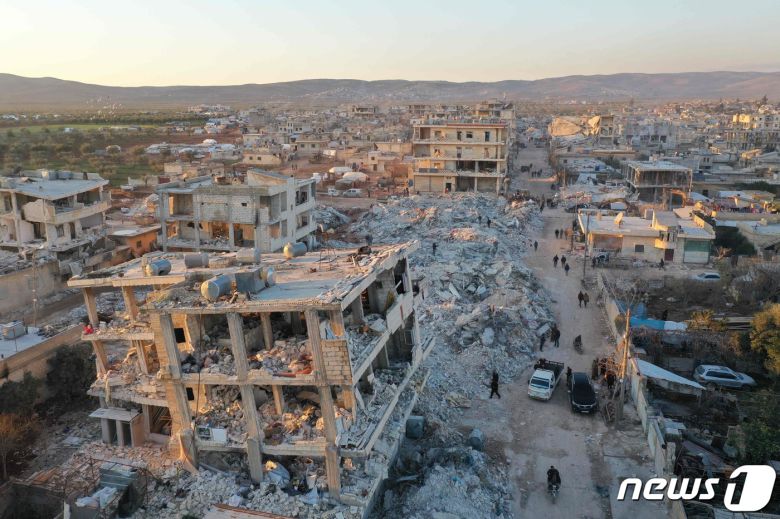 대지진으로 황폐화된 시리아 서북부 진데이리스(Jindayris)의 반군 주둔 마을 2023.2.9 ⓒ AFP=뉴스1 ⓒ News1 정윤미 기자