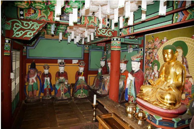 '창녕 관룡사 목조지장보살삼존상 및 시왕상 일괄' 배치 모습. (문화재청 제공)