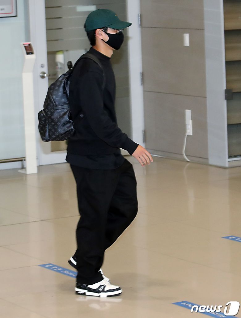 대한민국 축구 국가대표팀에 소집된 이강인이 21일 오후 인천국제공항을 통해 입국하고 있다. 2023.3.21/뉴스1 ⓒ News1 박정호 기자