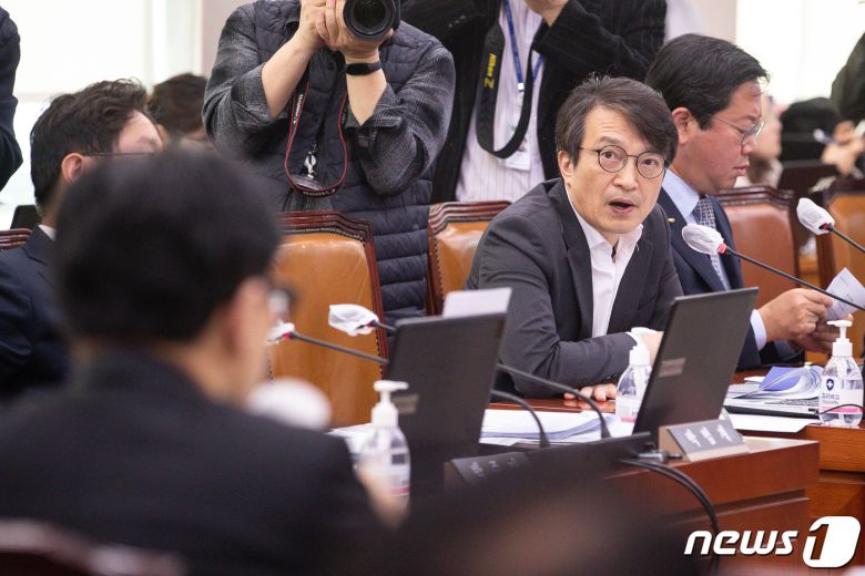 김의겸 더불어민주당 의원이 27일 서울 여의도 국회에서 열린 제404회 국회(임시회) 법제사법위원회 제2차 전체회의에서 한동훈 법무부 장관에게 질의하고 있다. 2023.3.27/뉴스1 ⓒ News1 유승관 기자