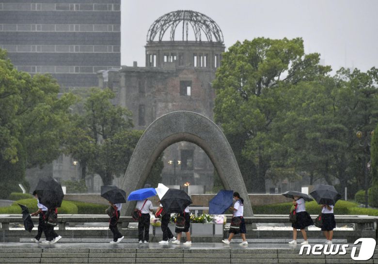 비 오는 일본 히로시마 평화공원의 모습 2022.9.19 ⓒ 로이터=뉴스1 ⓒ News1 정윤미 기자