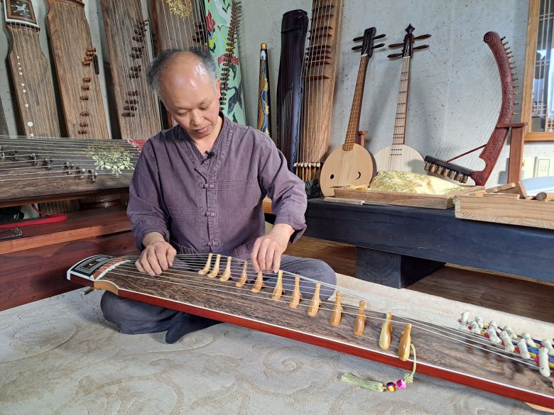 국가무형문화재 악기장 현악기 제작 보유자로 인정 예고된 표태선씨. (문화재청 제공)