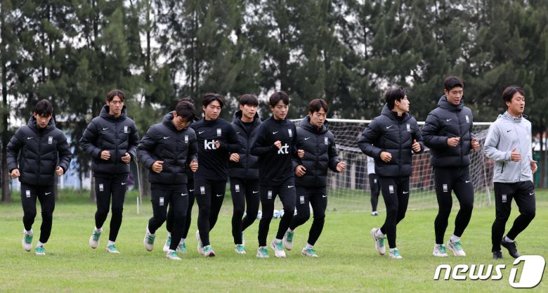 김은중 감독이 이끄는 한국 20세 이하(U-20) 월드컵 축구대표팀이 7일(현지시간) 아르헨티나 라 플라타 하워드 존슨 호텔 인근 훈련장에서 회복훈련을 하고 있다. 2023.6.7/뉴스1 ⓒ News1 이승배 기자