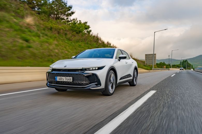 도요타 크라운 2.5리터 하이브리드(도요타코리아 제공)