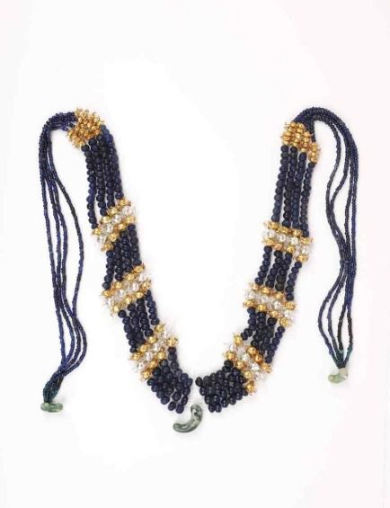 신라고분 44호분 피장자의 가슴걸이. (문화재청 제공)