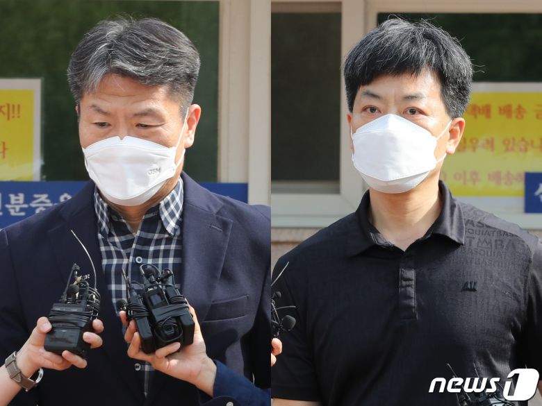 이태원 참사 부실 대응 의혹 등을 받는 이임재 전 용산경찰서장(왼쪽)과 송병주 전 용산경찰서 112상황실장이 6일 오후 구로구 서울남부구치소에서 보석으로 석방돼 나오고 있다. 2023.7.6/뉴스1 ⓒ News1 박세연 기자