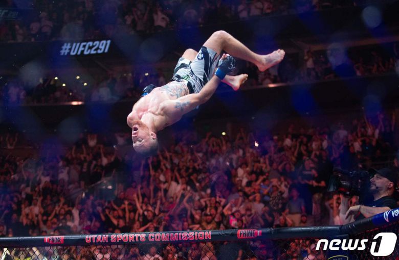 승리의 세리머니를 하는 게이치. ⓒ AFP=뉴스1