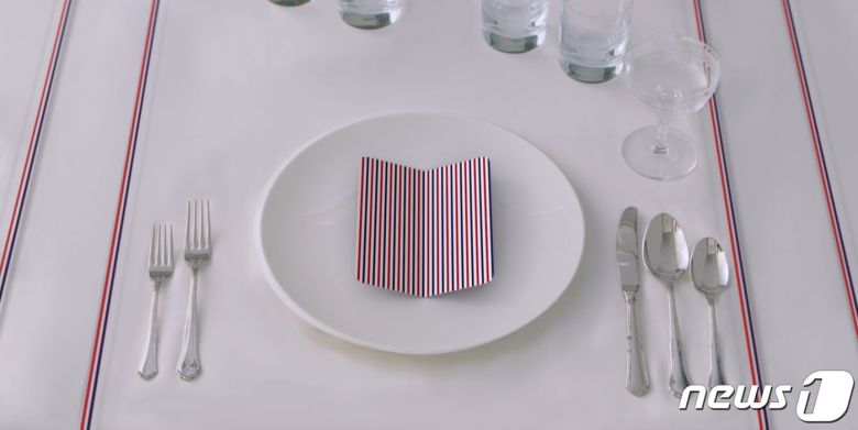 삼성전자, 톰브라운 에디션 스마트폰 출시 예고(삼성전자 제공)