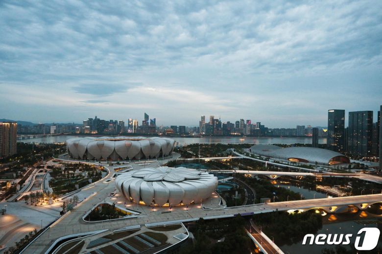 뒤에 보이는 것이 메인 스타디움이고, 앞에 보이는 것은 테니스 센터다. ⓒ AFP=뉴스1 ⓒ News1 박형기 기자