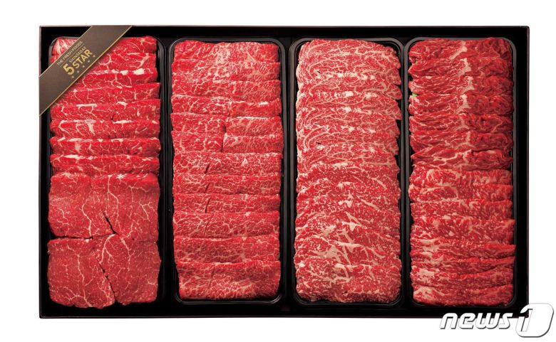 신세계백화점에서 판매 중인 수백만원 상당의 '5스타 명품 한우 The No.9 '.