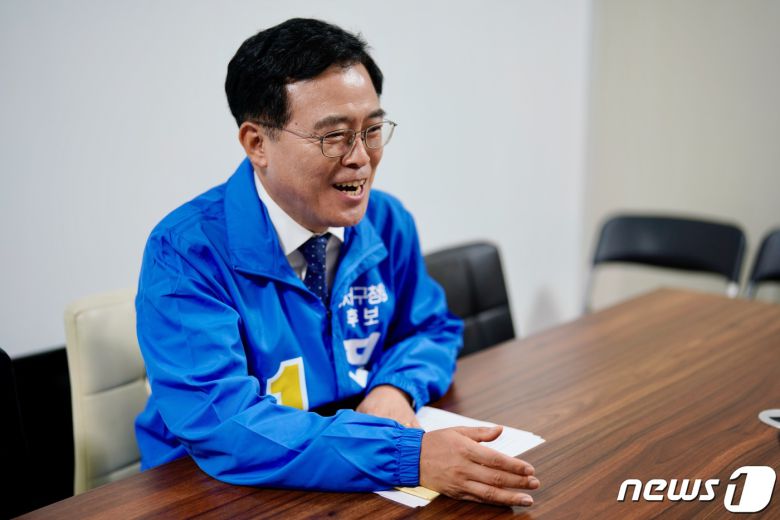 진교훈 더불어민주당 서울 강서구청장 후보가 26일 강서구 캠프 사무실에서 뉴스1과 인터뷰를 하고 있다. 2023.09.26/뉴스1 @News1