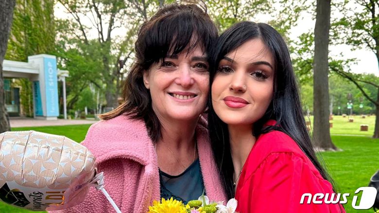 20일(현지시간) 하마스가 미국인 인질 2명을 석방했다. 미국인 주디스 타이 라난과 딸 나탈리 라난이 석방된 것. 이들은 시카고에서 살고 있으며, 지난 7일 하마스 기습 공격 당시 이스라엘 남부 나할 오즈 키부츠에 있는 친척을 방문 중이었던 것으로 알려졌다. ⓒ 로이터=뉴스1 ⓒ News1 박형기 기자