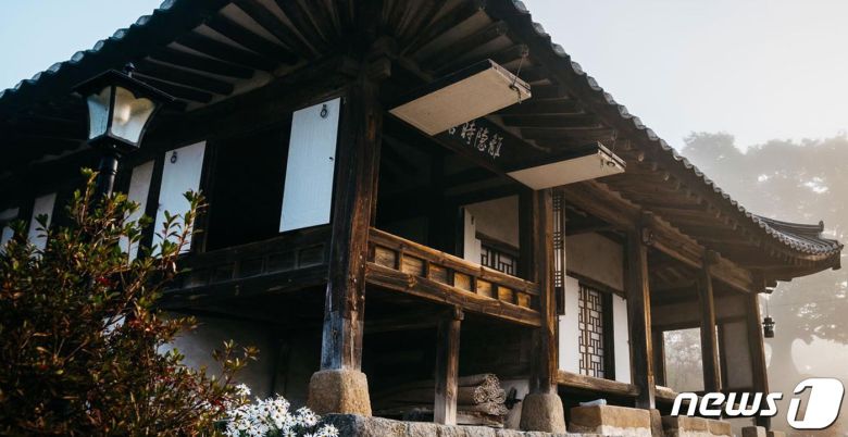 문을 열었을 때 누마루 모습(명재고택 제공)