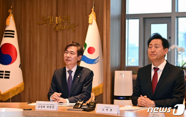 조경태 국민의힘 뉴시티 프로젝트 특별위원장이 15일 서울시청 시장 집무실을 찾아 오세훈 서울시장과 면담에 앞서 모두 발언을 하고 있다. (공동취재) 2023.11.15/뉴스1 ⓒ News1 박지혜 기자