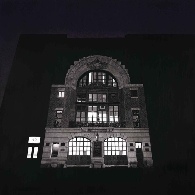 신선주_Engine Company 33, 2016-22, 캔버스에 오일 파스텔, 아크릴, 새김, 180x180cm. 금호미술관 제공.