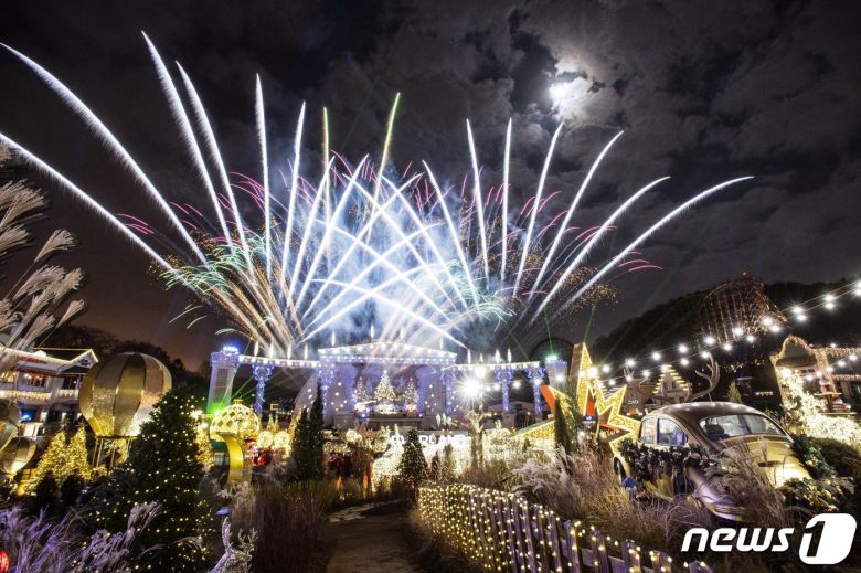 에버랜드 윈터 페어리 가든 멀티미디어 불꽃쇼(에버랜드 제공)