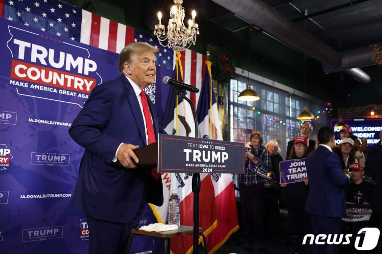 조 바이든 미국 대통령이 2일(현지시간) 미국 아이오와주 안케니의 한 바에서 열린 캠페인 공약 행사에서 연설하고 있다. 23.12.02 ⓒ AFP=뉴스1 ⓒ News1 김예슬 기자