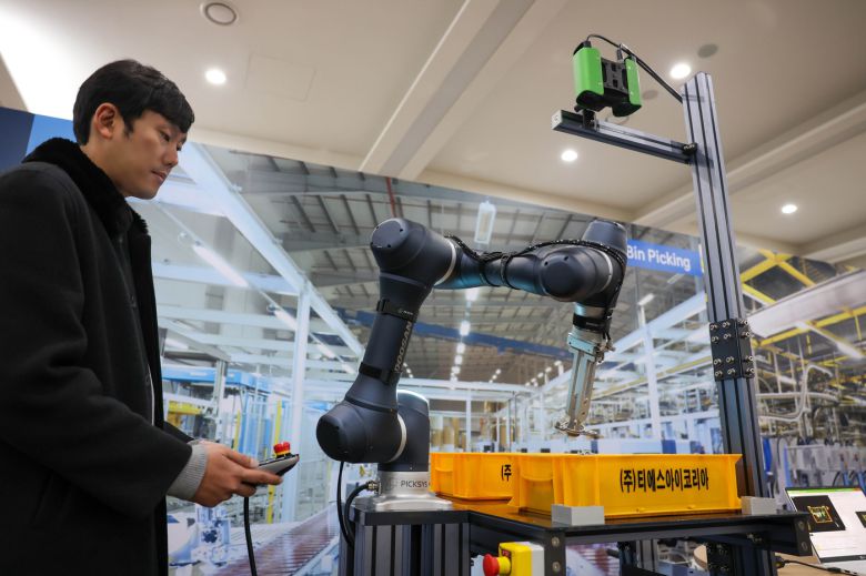 두산로보틱스의 '빈피킹 솔루션'(두산로보틱스 제공).
