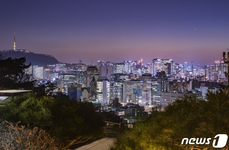 낙산공원에서 바라본 서울시내 야경(서울관광재단 제공)