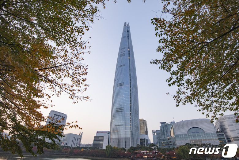 석촌호수와 롯데타워의 모습(서울관광재단 제공)